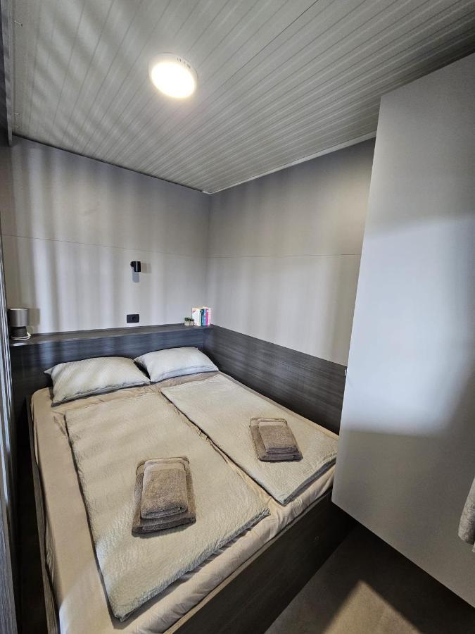 Big Berry Kolpa - Merryberry Mobile House Metlika Dış mekan fotoğraf